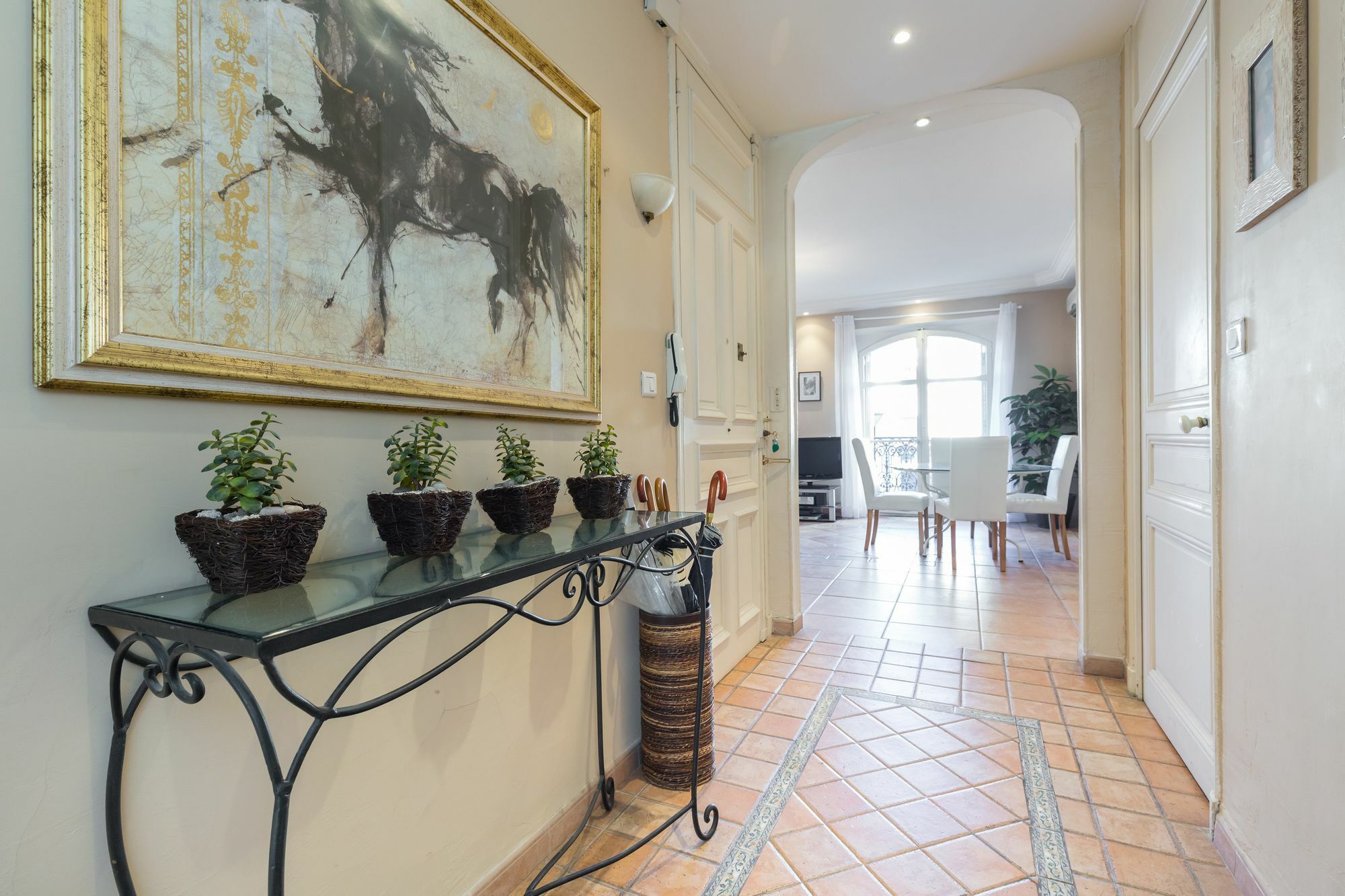 Lovely 2 Bed 2 Bath Apartment In Cannes On Rue Antibea Easy Walk To The Palais 224 외부 사진